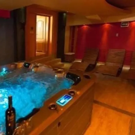 In Pomer Mit Privatem Pool Hotel *
