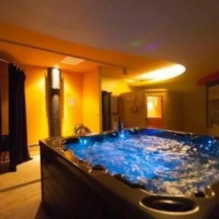 Hotel In Pomer Mit Privatem Pool *
