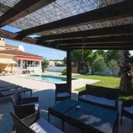 In Pomer Mit Privatem Pool